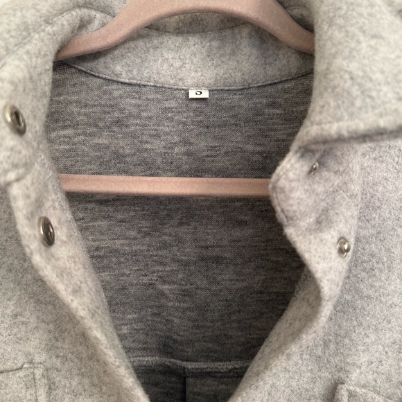 Shacket - Picture 3 of 4